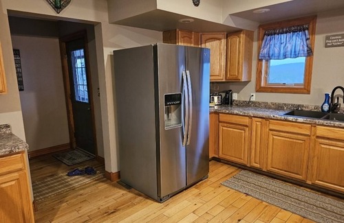 Richland Center Cabine | Heaven on the Hill nSleeps up to 25, prices based on 12 guests, events welcomed