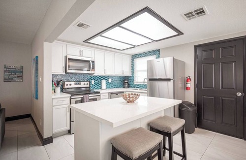 Townsite Maison | Heavenly 4 bedroom, walk to shopping & downtown!!