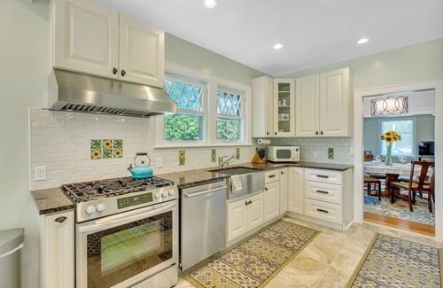 East Marion Maison | Heavenly Craftsman Just minutes to beaches, vineyards, ferries and Greenport!