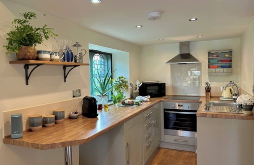Muchelney Cottage | Heavenly hideaway - detached Couples retreat near to Langport, Somerset