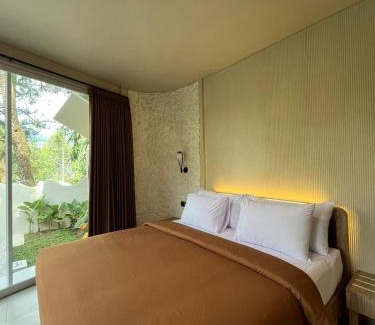 Ciloto Station Balnéaire | HeHa Waterfall Suites & Camping Ground