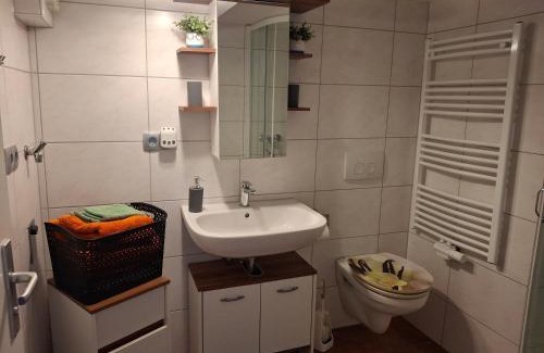 Reinhardshausen Appartement | Heikes kleines Souterrain Apartment
