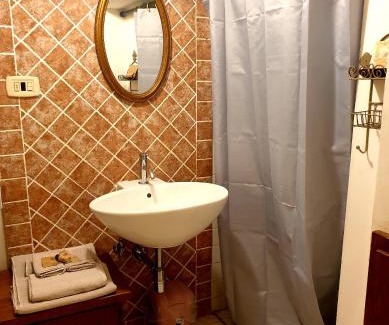 Ambra Maison | Helga's House- Una Finestra sul Borgo