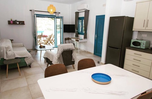 Panteli Appartement | Heliades Suites, view and comfort over Panteli bay!