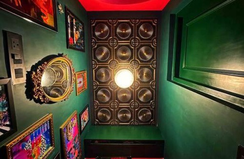 Gomti Nagar Lit Et Petit-Déjeuner | Helios Maximus by Archipixels Homes