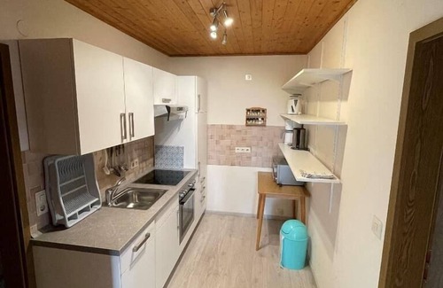 Seebarn Appartement | Helle Ferienwohnung für bis zu Vier Personen mit Balkon
