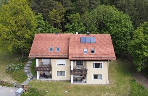Seebarn Appartement | Helle Ferienwohnung für bis zu Vier Personen mit Terrasse