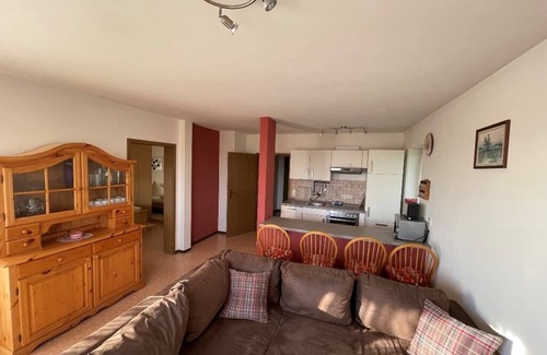 Seebarn Appartement | Helle Ferienwohnung für bis zu Vier Personen mit Balkon