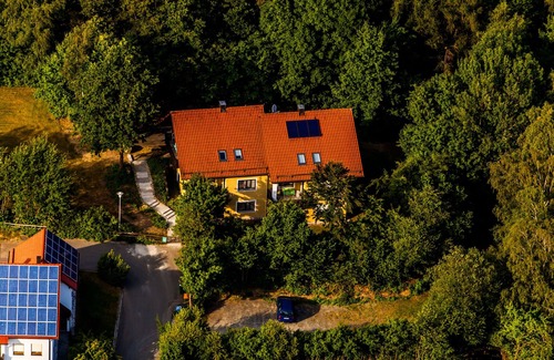 Seebarn Appartement | Helle Ferienwohnung für bis zu Vier Personen mit Balkon