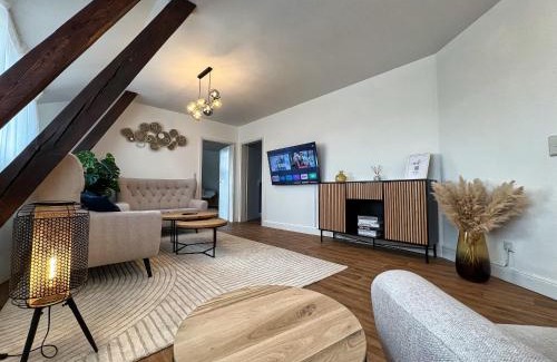 Schwerin Appartement | Helle großzügige Dachgeschoss Wohnung I Parkplatz I Schloss Blick #Cosiness Company