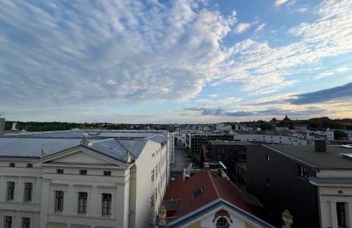 Schwerin Appartement | Helle großzügige Dachgeschoss Wohnung I Parkplatz I Schloss Blick #Cosiness Company