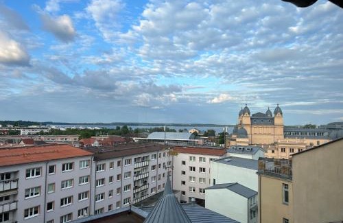 Schwerin Appartement | Helle großzügige Dachgeschoss Wohnung I Parkplatz I Schloss Blick #Cosiness Company