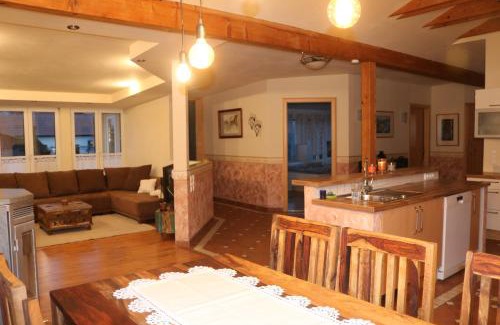 Oberloisdorf Appartement | Helle, offene Dachgeschosswohnung mit Terrasse