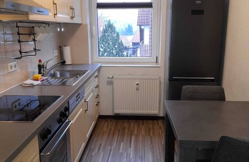Schollkrippen Appartement | Helle und Freundliche Ferienwohnung mit Balkon