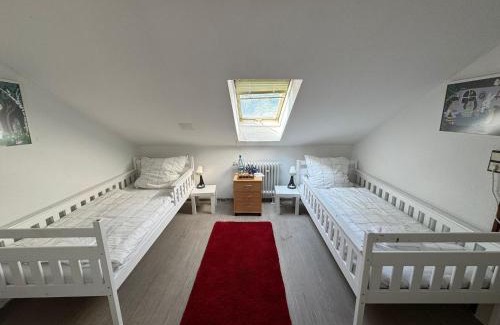 Misburg - Nord Maison | Helles Privatzimmer mit Gemeinschaftsküche und-bad