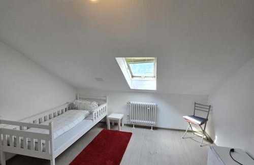 Misburg - Nord Maison | Helles Privatzimmer mit Gemeinschaftsküche und-bad
