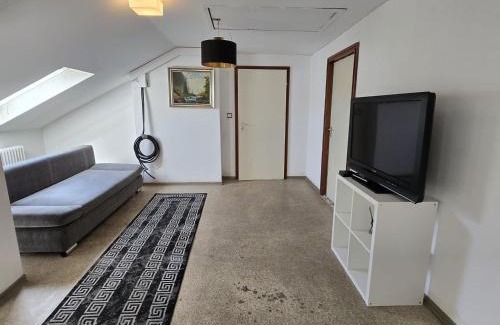 Misburg - Nord Maison | Helles Privatzimmer mit Gemeinschaftsküche und-bad
