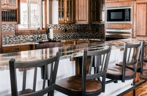 Preston Autre | Hemsley Ranch Guesthouse