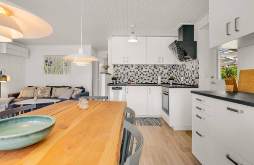 Togeholt Maison | "Hendrina" - 500m from the sea by Interhome