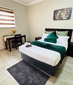 Groot Drakenstein Maison | Hendrinas Guesthouse