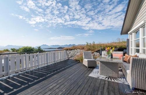 Henningsvaer Maison | Henningsvær, Lofoten with fantastic view