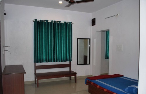 Chikkamagaluru Cabine | HENRY CORNER - CHIKMAGALUR