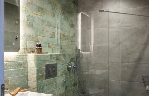 Nea Iraklia Hôtel | HERACLEA SUITES