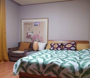 Songman Maison | Here and Now Guesthouse - Foreigner Only