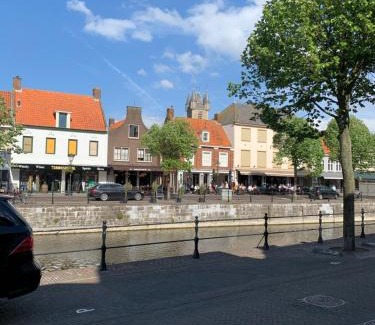 Sluis Maison | Herenhuis aan het water in centrum Sluis