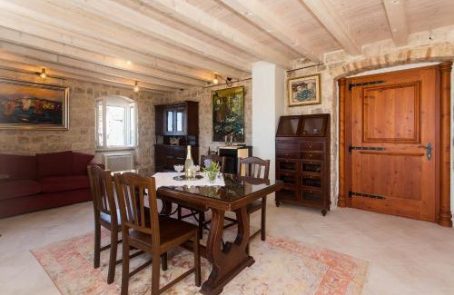 Seget Donji Maison | Heritage Art Home