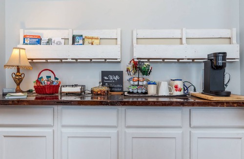 Hughesville Appartement | Heritage Home Stays right in the heart of Hughesville, PA.