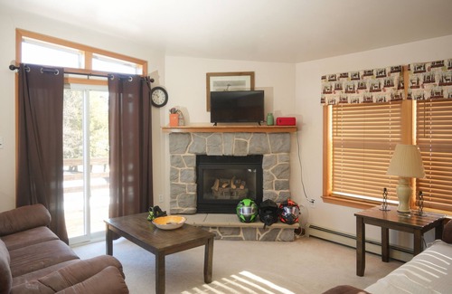 Eagle Bay Chalet De Ski | Herkimer House @ Beachfront Eagle Bay Village