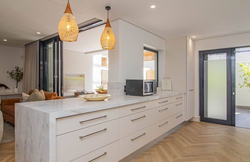Hermanus City-Centre Appartement | 74 on Marine