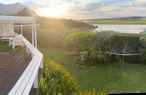 Voelklip Maison | Hermanus Whale Capital - Lagoon & Sea view