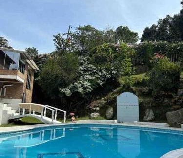 Silvania Maison | Hermosa Casa Campestre con Piscina y Jacuzzi