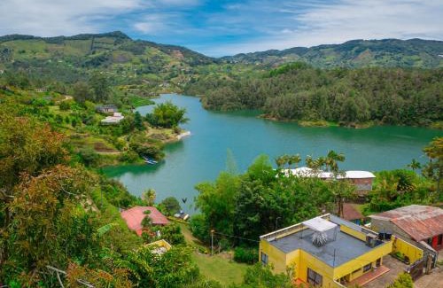 Guatape Maison | Hermosa casa de campo en GUATAPÉ