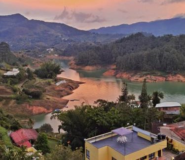 Guatape Maison | Hermosa casa de campo en GUATAPÉ