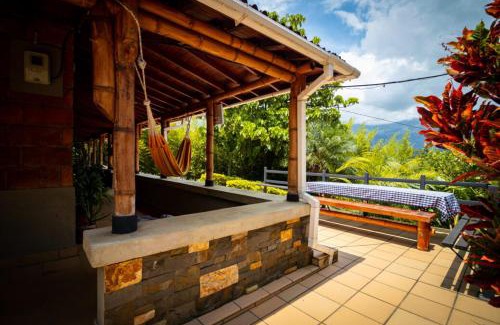 Barbosa Maison | Hermosa Casa y Cabañas en Barbosa, Antioquia
