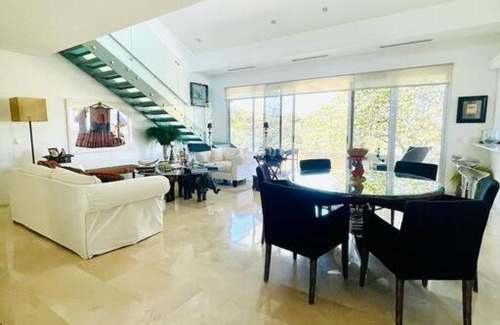 Santa Ana Appartement | Hermoso Penthouse Duplex