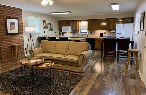 Hernando Maison | Hernando Retreat! Private, Clean, Spacious and near Hernando Town Square!