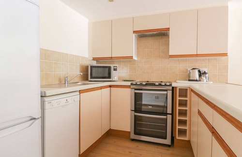 Smallburgh Cottage | HERON COTTAGE, family friendly, with pool in Wayford