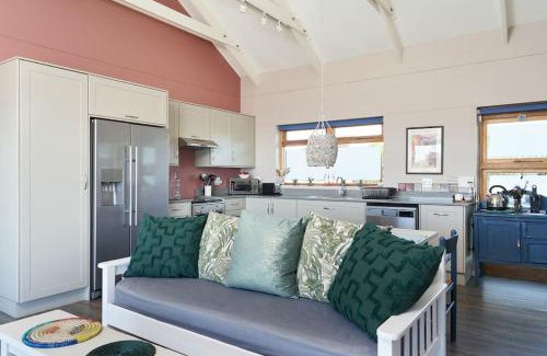 Chintsa Maison | HERON COTTAGE - for your seaside holiday.