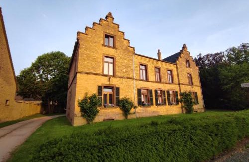 Heimbach Appartement | Herrenhaus Burg Vlatten