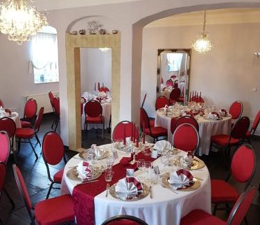 Pflueckuff Appartement | HERRENHAUS KUNZWERDA bei TORGAU - ApartHotel, BoardingHouse, WOHNEN auf ZEIT