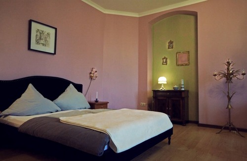 Behren-Luebchin Autre | Herrenhaus Viecheln, Turmzimmer " Ruth"