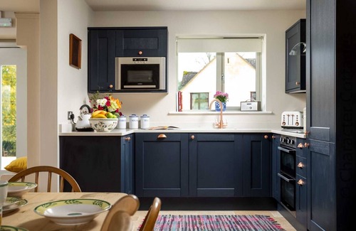 Bourton Maison | HETTY'S STABLES, family friendly, with open fire in Naunton