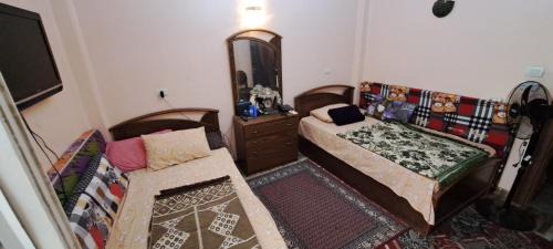 Heliopolis Maison | Hewidi deluxe Bedroom 12 min from Cairo Airport 3 min from famous Roxy Square free AP dropoff 距开罗机场十二分钟的豪华卧室 免费机场送机