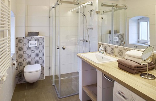 Gorzig Maison | Hexenhaus mit 120 m² auf 2 1/2 Ebenen für 6+2 Pers., 3 Schlafzimmer, 2 Bäder