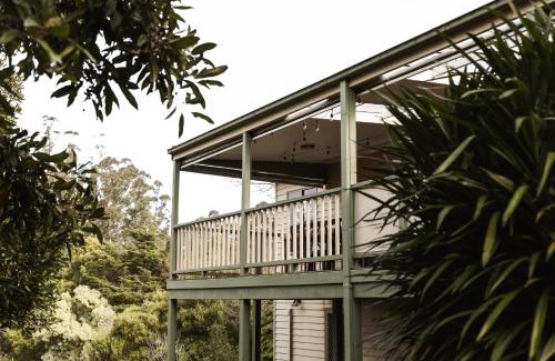 Warburton Maison | Hey Little Joe - Cosy Retreat with Mountain Views