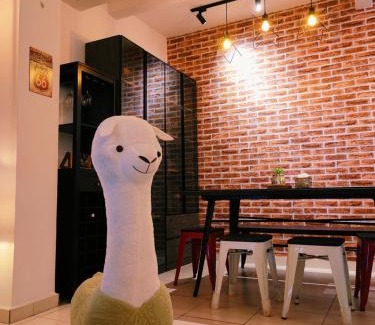 Taman Intan Maison | Hey90s #6pax #FreeNetflix #Youtube #Games